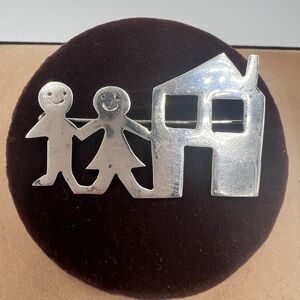 Mexico Vintage Sterling Silver Smiling Family and House Brooch Pin 6.6 Grams